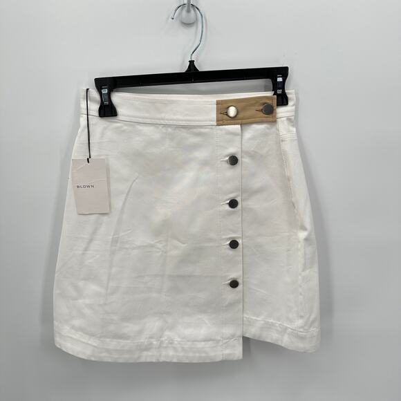 BLDWN NWT White Button Front Mini Alexis Skirt in Optic White // 2 - Picture 3 of 10
